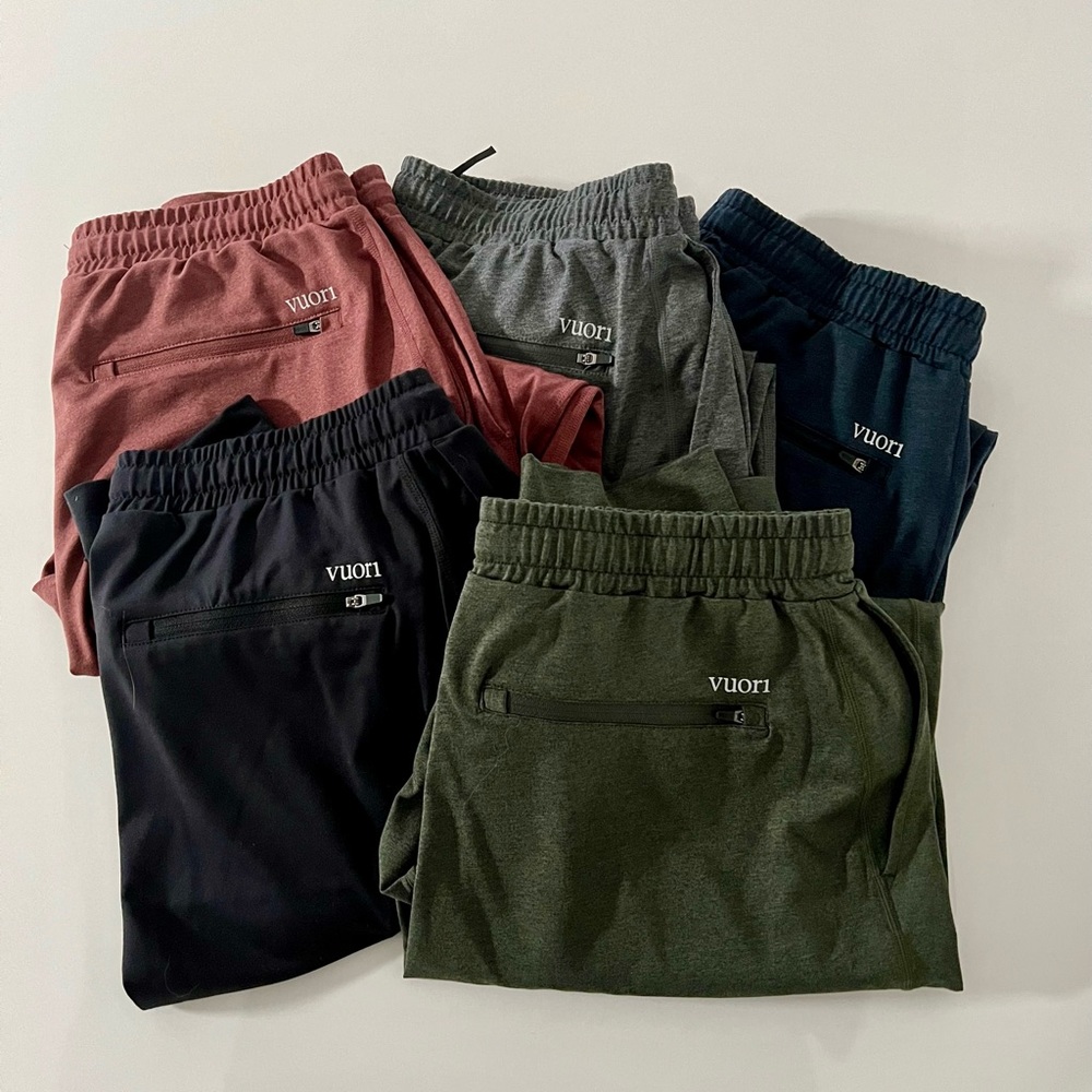 Vuori Men’s Performance Joggers Size M (multiple color options)